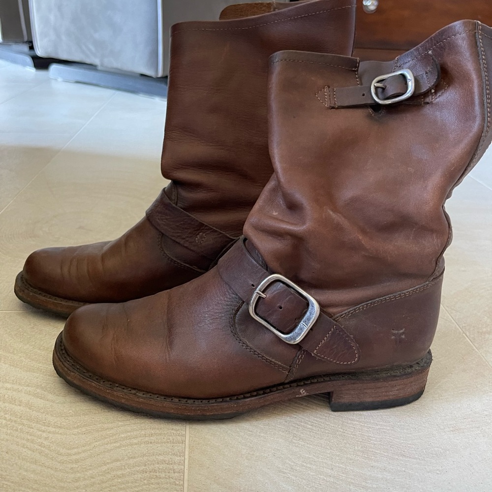 Frye Veronica short boots 7
